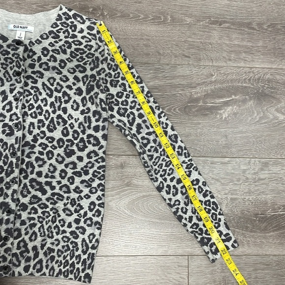 Old Navy Stretch Cardigan Long Sleeve Grey Animal Leopard Print S - Picture 8 of 16